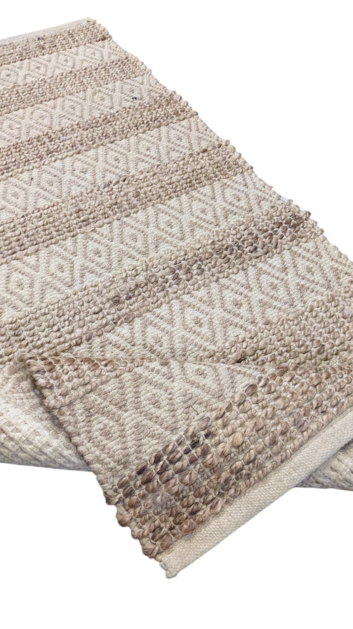 Geflochtener Teppich aus Naturjute – 125 × 73 cm